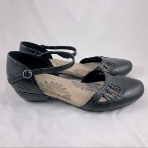 Taos Honor Ankle Strap Mary Jane w/ Contrast Stitching - Size 41 - fits like 42!